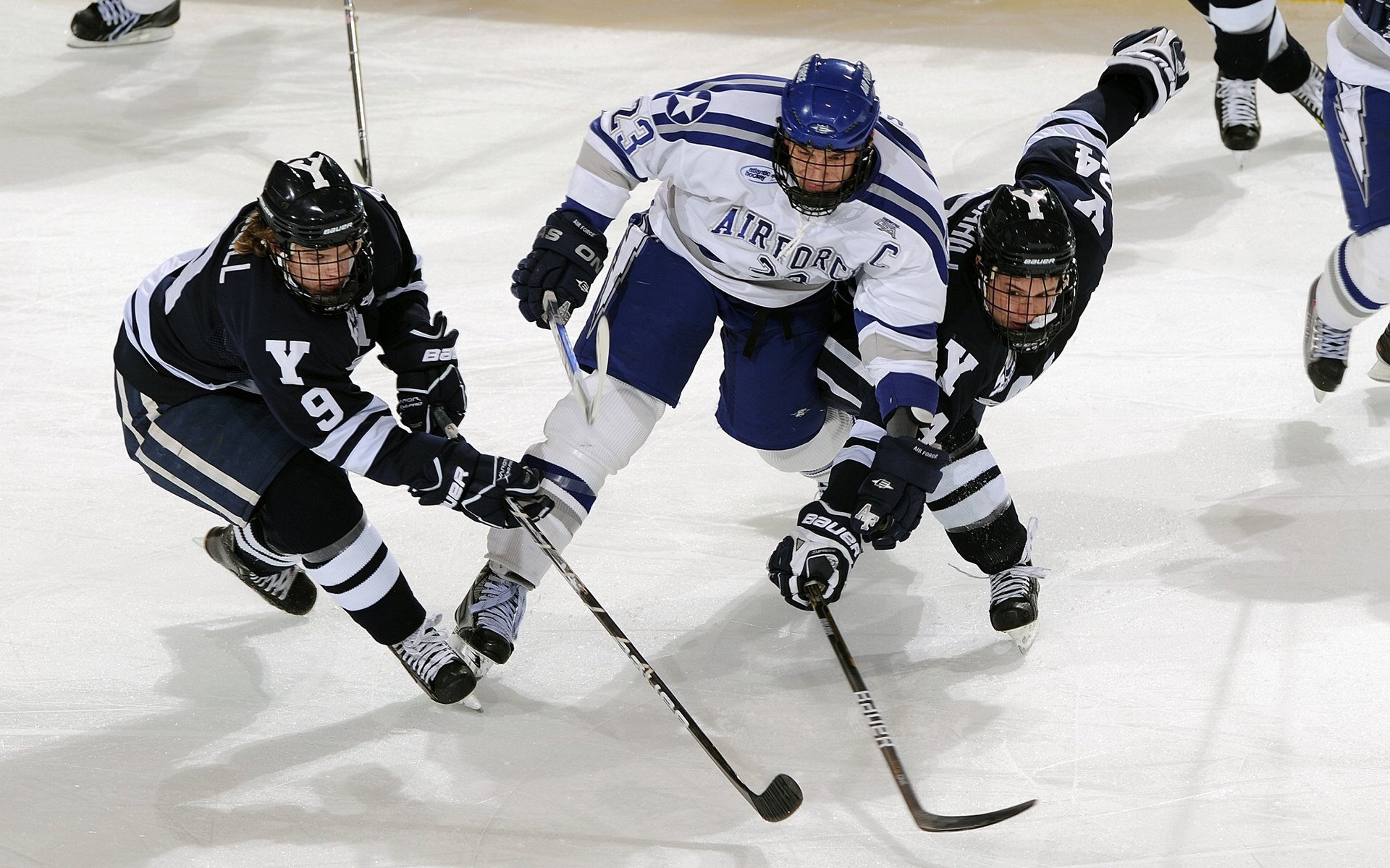 上半场悬念：比分54-51，激战正酣！，比分与半全场