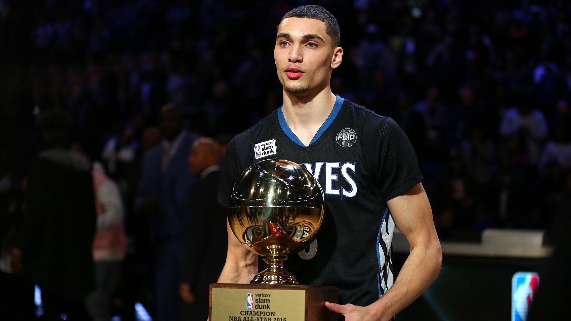 尼克斯压哨战胜独行侠，总决赛中布伦森砍下47分，尼克斯对步行者